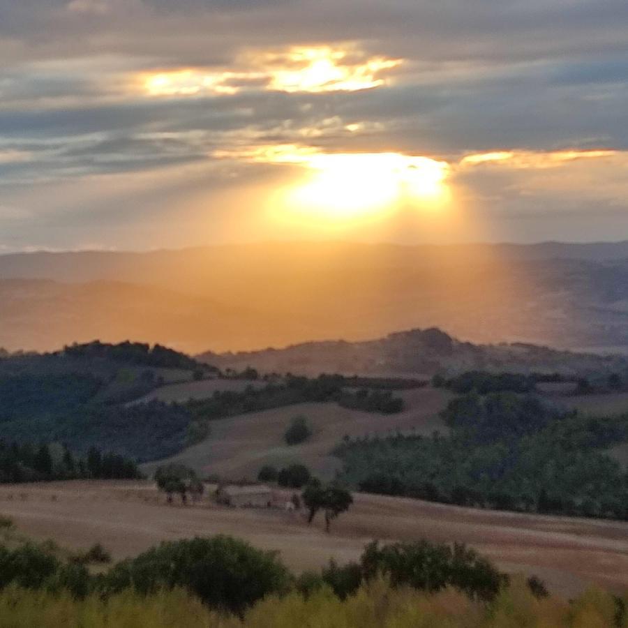 B&B Casale Roshlee Gualdo Cattaneo Dış mekan fotoğraf
