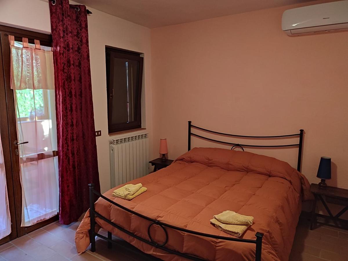 B&B Casale Roshlee Gualdo Cattaneo Dış mekan fotoğraf